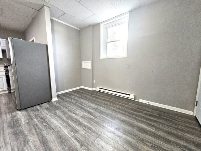 Building Photo - 11675 Beechwood St