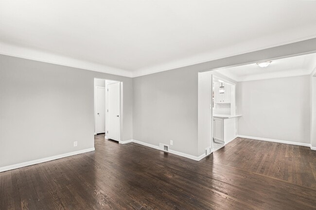 Building Photo - 6938 Fenton St