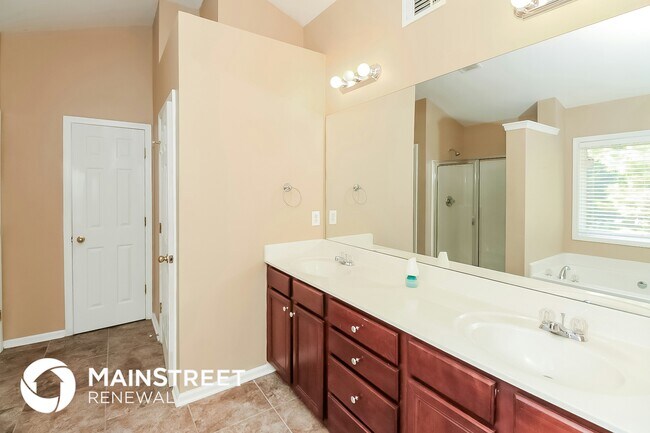 Building Photo - 4632 Creekside Cove