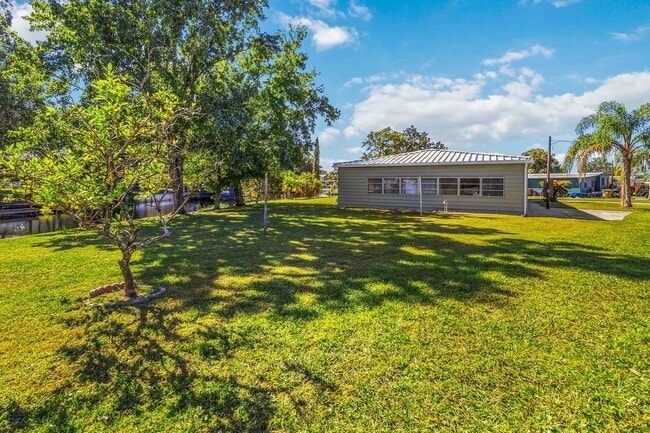 Building Photo - Charming 2BR/2BA Waterfront Home for Rent ...