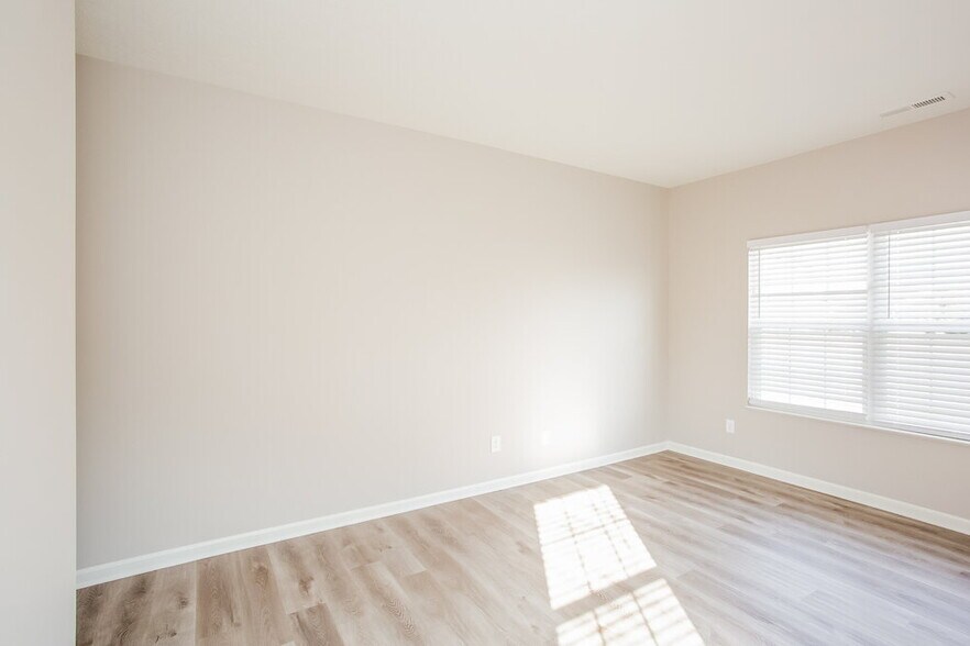 Building Photo - 2232 Schoolmarm Dr