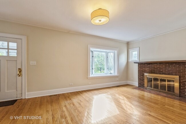 Building Photo - 621 Prairie Ave
