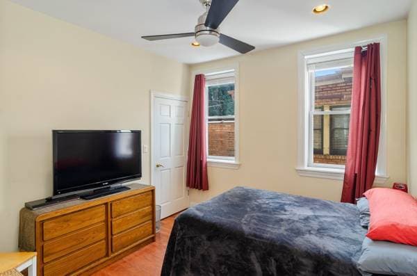 Building Photo - 3857 N Lawndale Ave