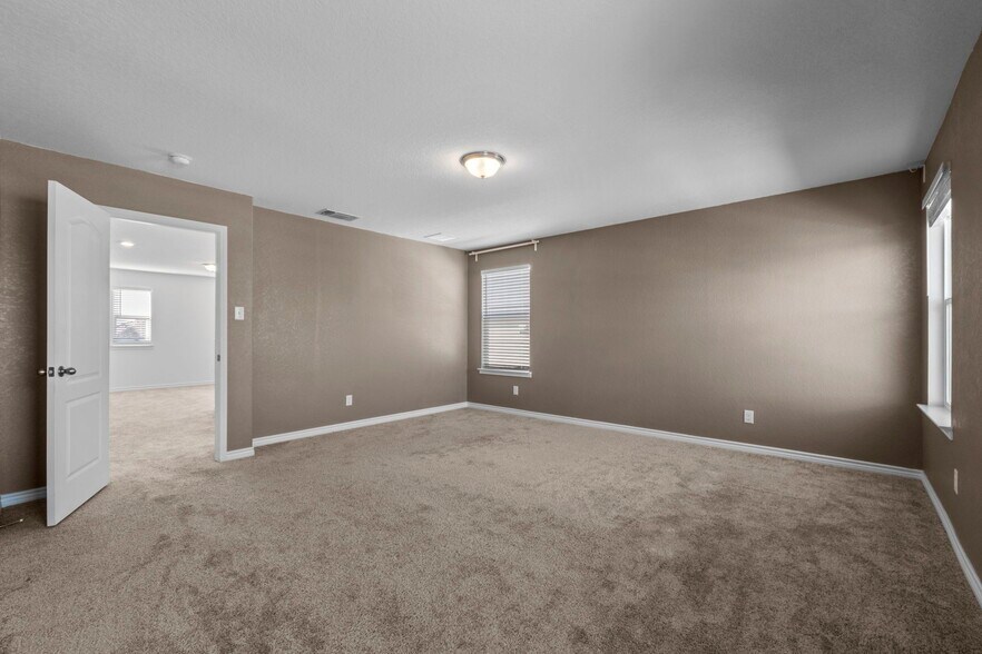 Building Photo - 3420 Taurus Sky