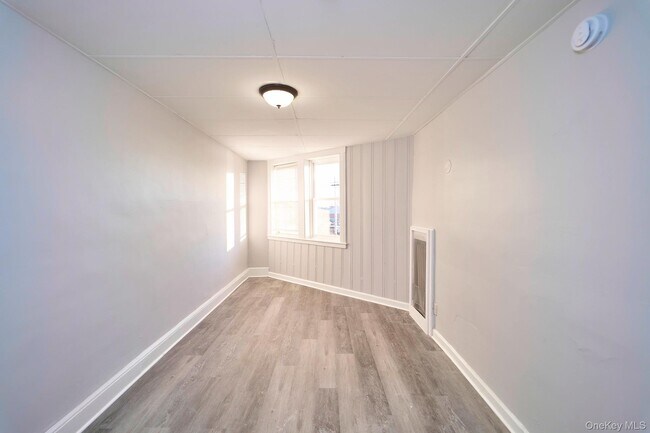 Building Photo - 10 Railroad Ave