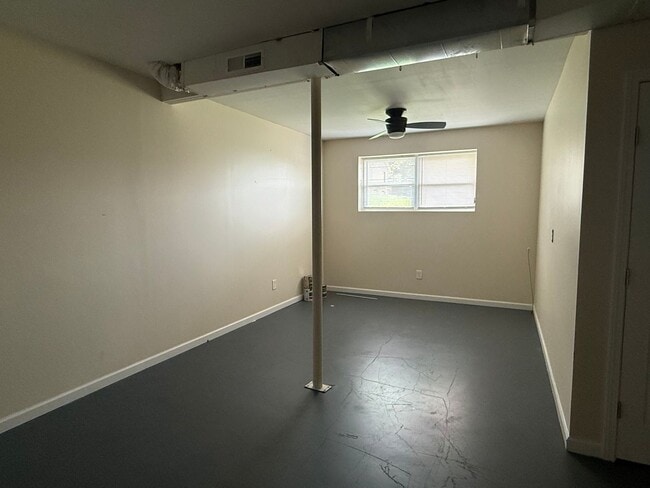 Building Photo - 129 Meadowlark Drive