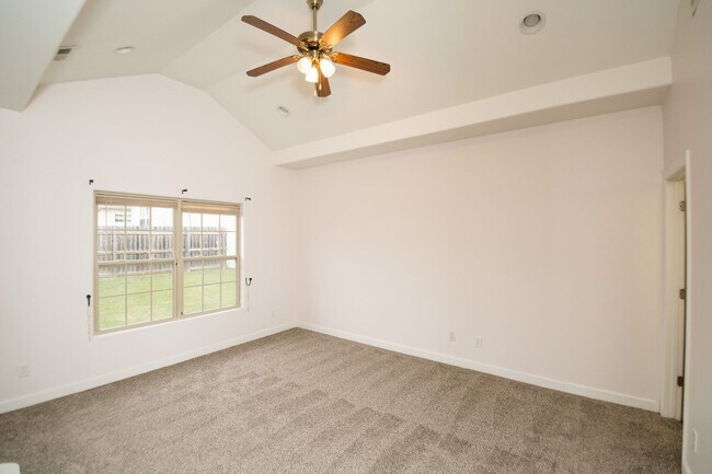 Building Photo - 3 bedroom / 2 bathroom Duplex for rent in Hobart