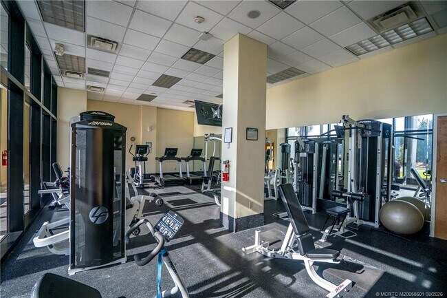 Building Photo - 10410 S Ocean Dr