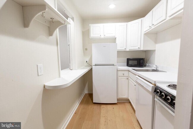 Building Photo - 2311 Spruce St