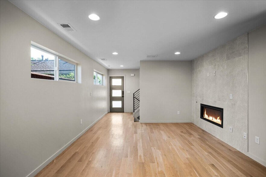 Building Photo - 1331 Yates St