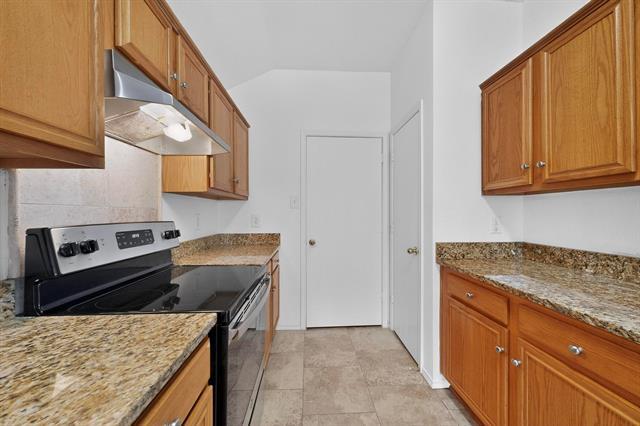 Building Photo - 721 Somerset Dr