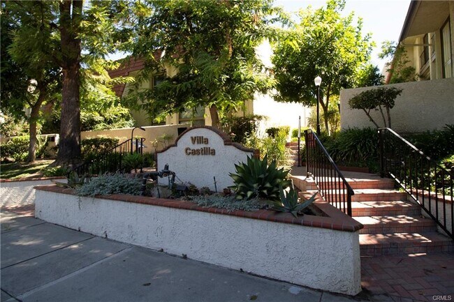 Building Photo - 6204 1/2 Shoup Avenue, Los Angeles, CA 913...