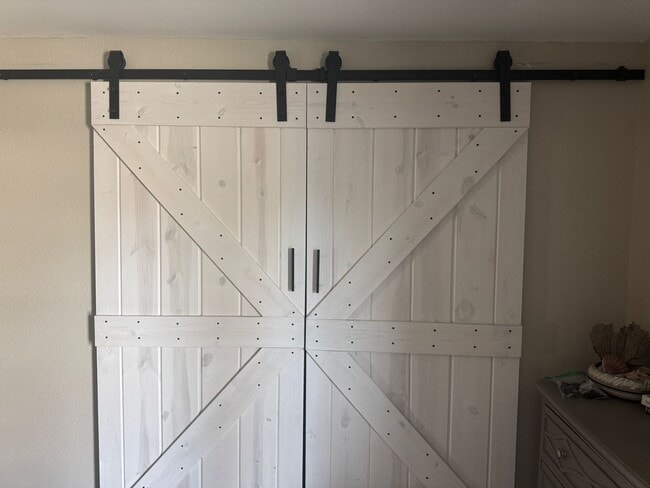 Building Photo - Home Sweet Home Loveland