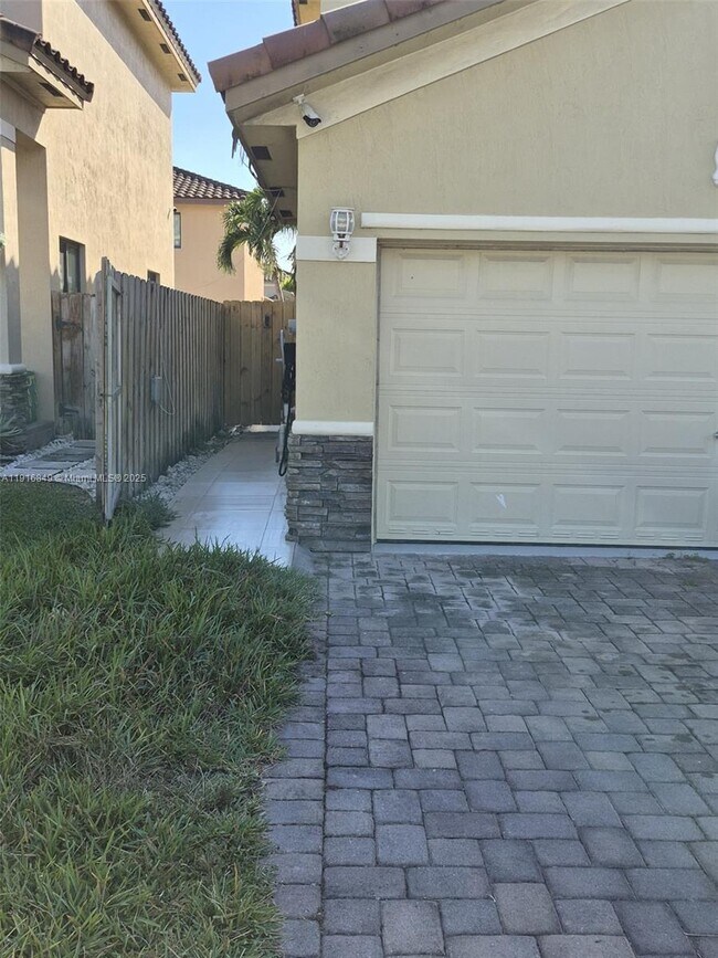 Primary Photo - 13376 SW 268th Terrace