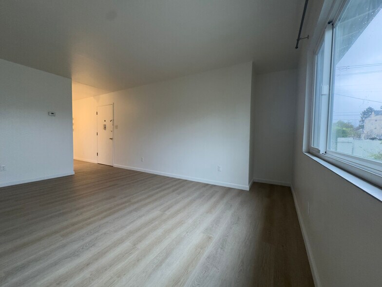 Building Photo - 6501 Raymond St