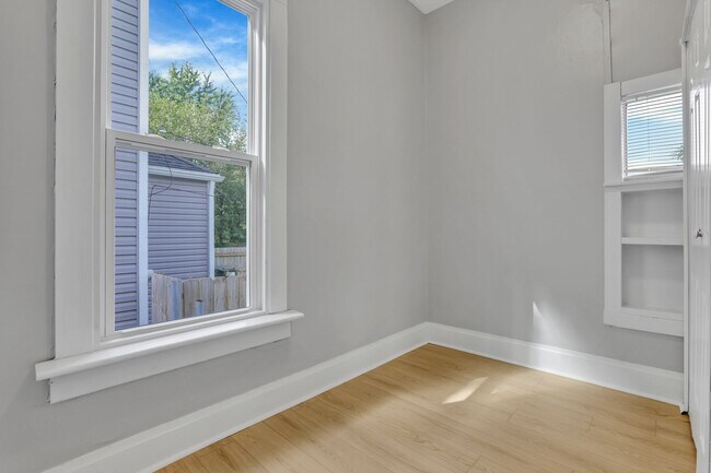 Building Photo - 157 S Eureka Ave