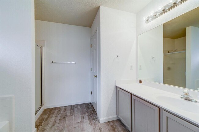 Building Photo - 234 Bastian Ln