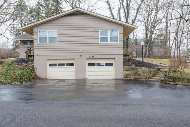 Building Photo - 4575 Olentangy River Rd