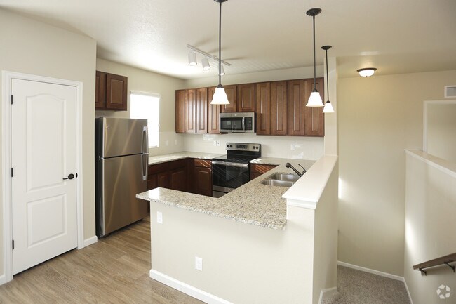 2BR, 2BA - 1295 SF - Highlands at Red Hawk