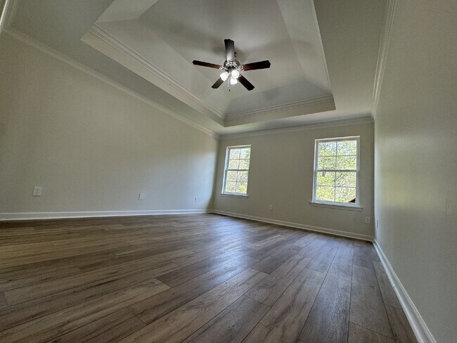 Building Photo - Stunning Move-In Ready Home in Hendersonville – Minutes from Old Hickory Lake!