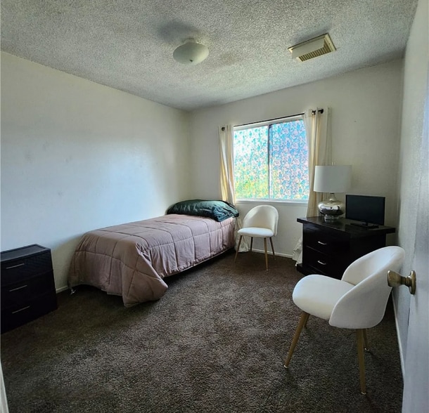 Building Photo - 738 Trixis Ave