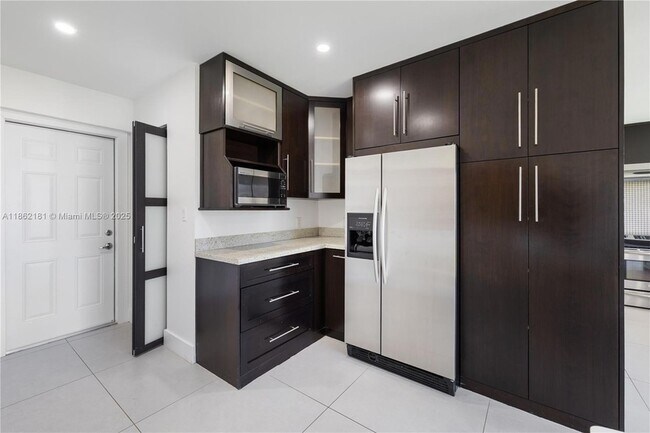 Building Photo - 1709 SW 5th Pl