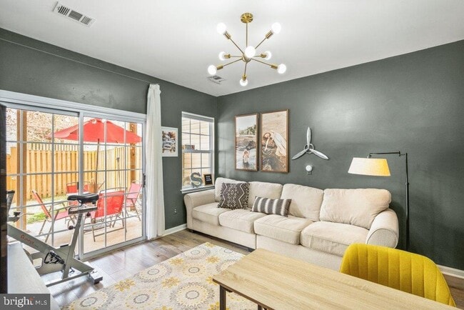 Building Photo - 10136 Pale Rose Loop