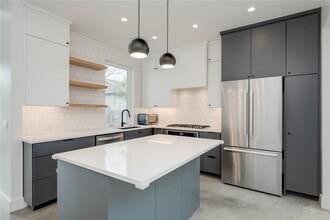 Building Photo - 1206 Justin Ln