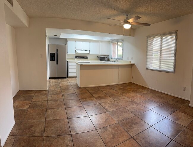 Building Photo - 4595 N 17th Ave