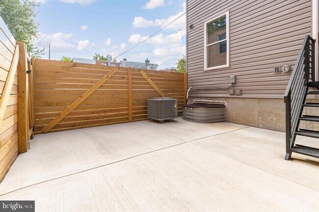 Building Photo - 737 N 42nd St