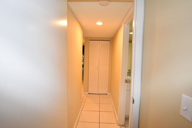 Building Photo - 5323 Indian Creek Dr