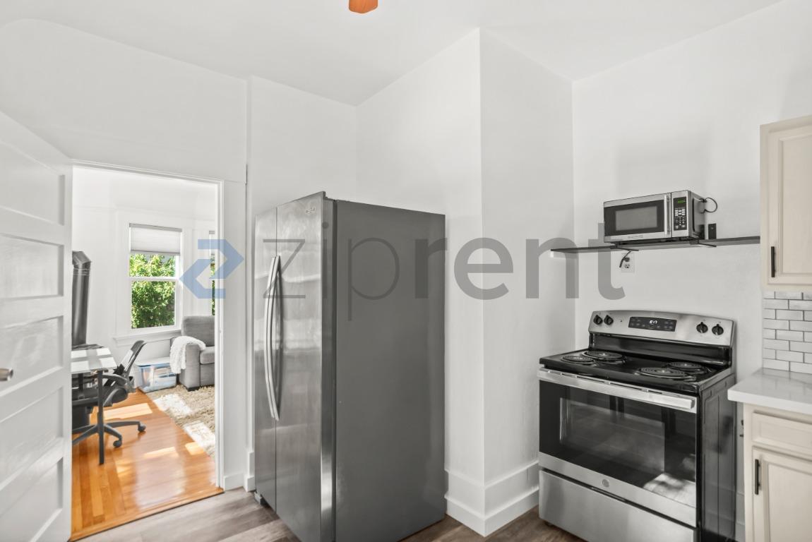 Building Photo - Unit 377