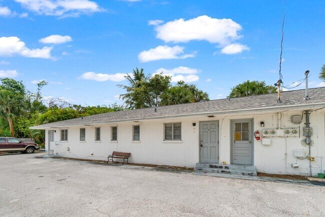 Building Photo - 211 Sunrise Ave