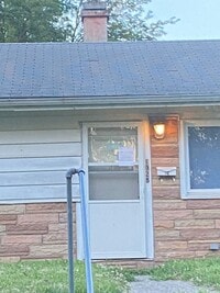 Building Photo - 2 bedroom 1 bath available soon Rum Village