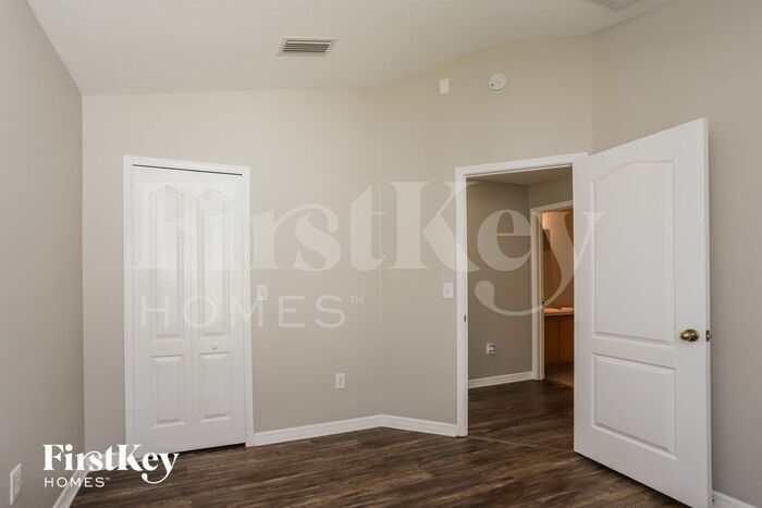 Building Photo - 928 Seminole Sky Dr