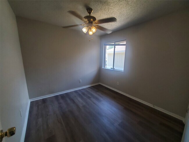 Building Photo - 23211 Pebworth Pl