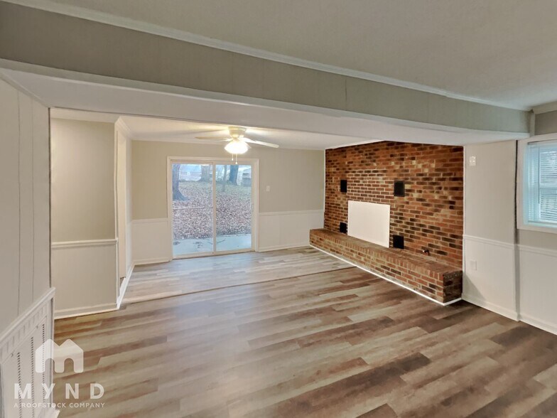 Building Photo - 1835 Mountainbrook Dr