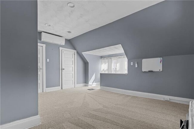 Building Photo - 5625 Wellesley Ave