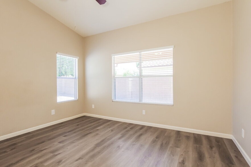 Building Photo - 7522 W Kerry Ln