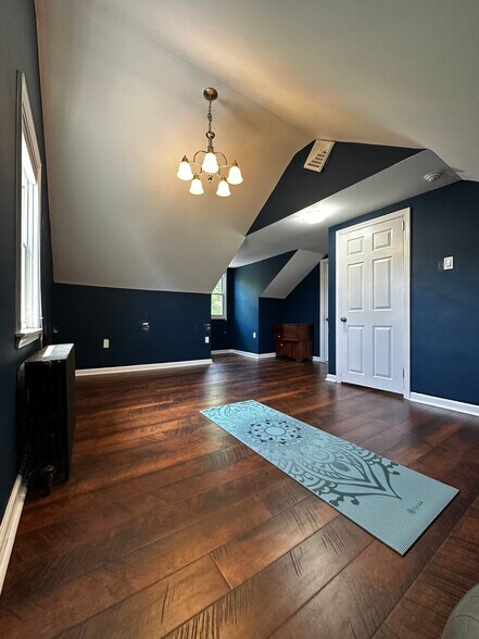 Building Photo - 425 S Trooper Rd