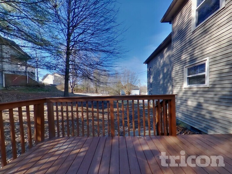 Building Photo - 2901 Westchester Ct