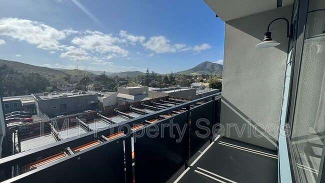 Building Photo - 2475 Victoria Ave