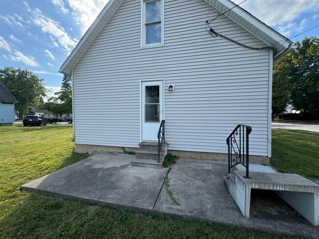 Building Photo - Newly Remodeled 2-Bed, 1-Bath Home in Hami...