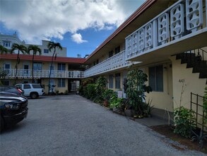 Building Photo - 441 Collins Ave