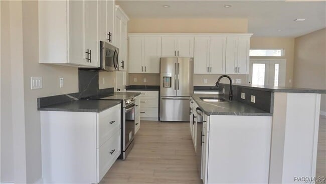 Building Photo - 786 E Dunbar Ln