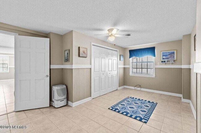 Building Photo - 68 Blackbird Ln