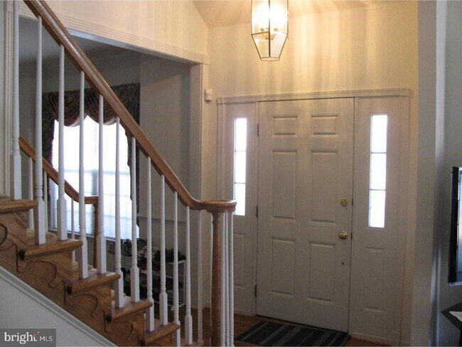Building Photo - 218 Silverbell Ct