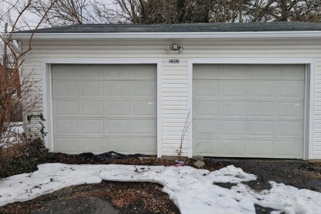 Building Photo - 4 Bedroom Single Home in Baltimore County