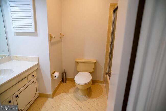 Building Photo - 5012 Larno Dr