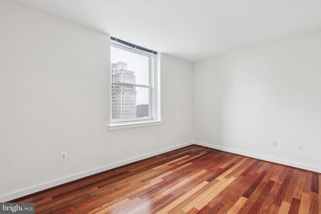 Building Photo - 111 S 15th St